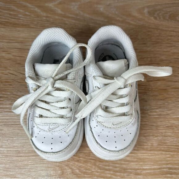 Nike Airforce 1 Low Triple White Leather Baby Sneaker Shoes, Size 5C - Picture 6 of 10